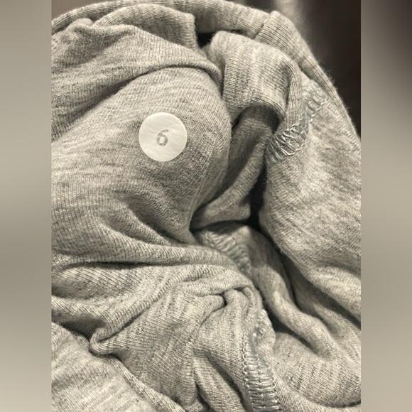 Lululemon hooded turtleneck sweatshirt with kangaroo pockets US 6 - Picture 5 of 5